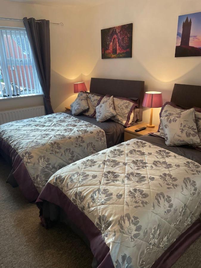 Luxury Portrush Holiday Homes - The Green, Portrush Sleeps 12 - 5 Bedrooms Ngoại thất bức ảnh