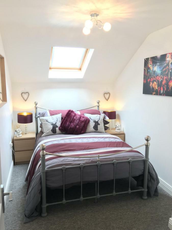 Luxury Portrush Holiday Homes - The Green, Portrush Sleeps 12 - 5 Bedrooms Ngoại thất bức ảnh